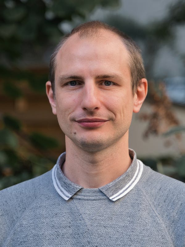 Portrait de Matthieu Nantern, Lead Site Reliability Engineer chez Memo Bank